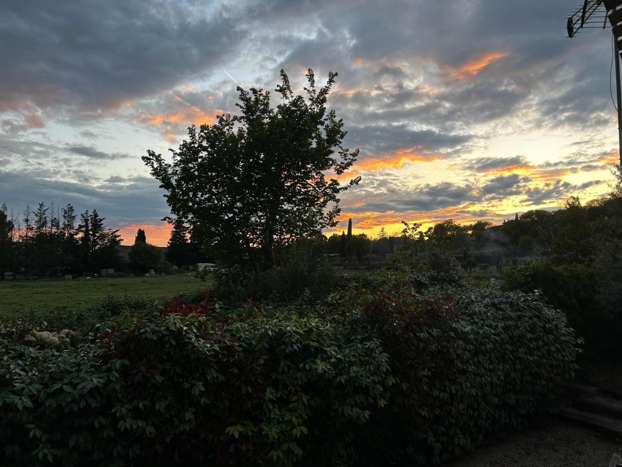 Le Clos Des Vignes Junas Exteriér fotografie